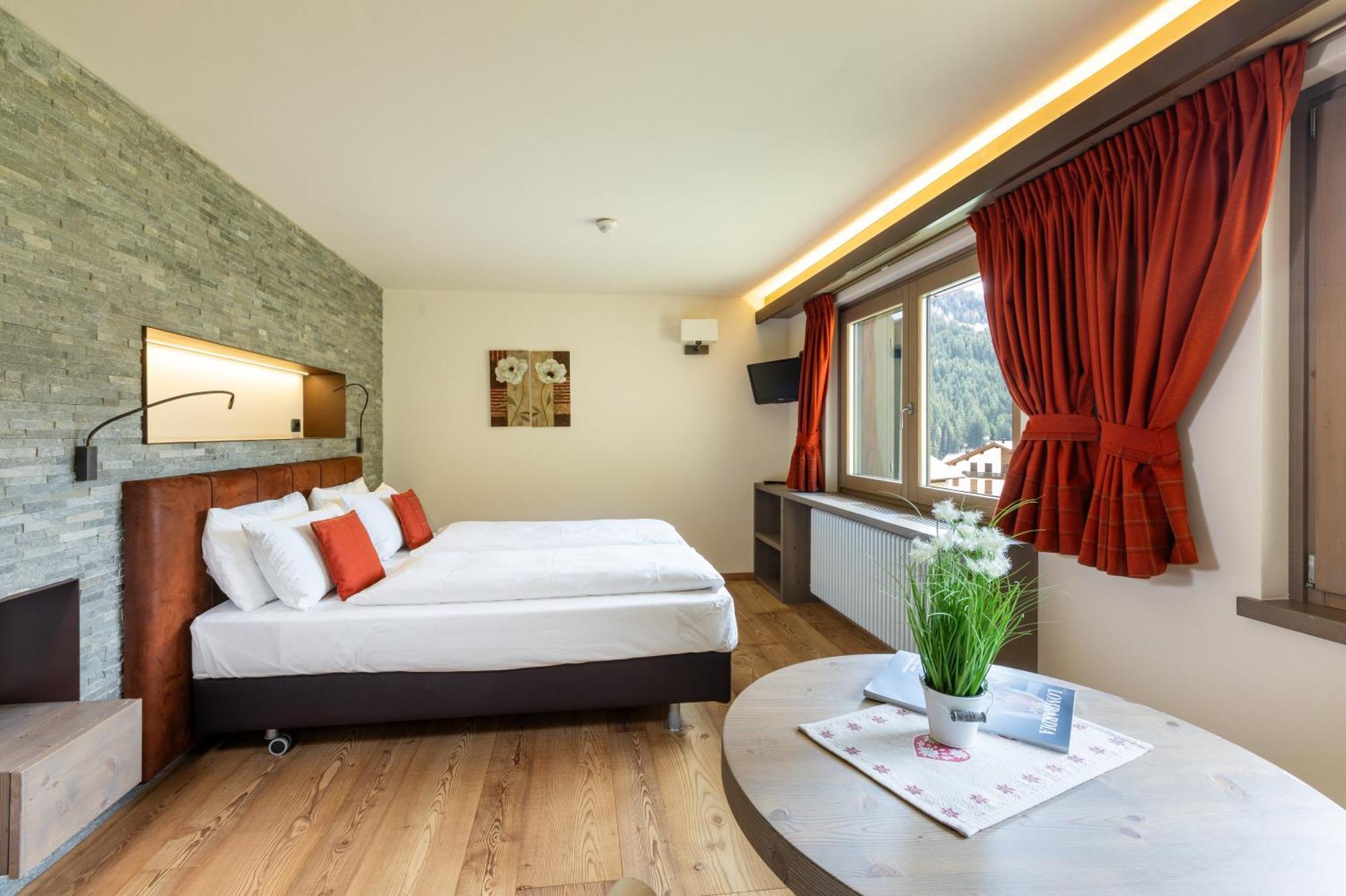 Hotel Cardo Isolaccia Dış mekan fotoğraf