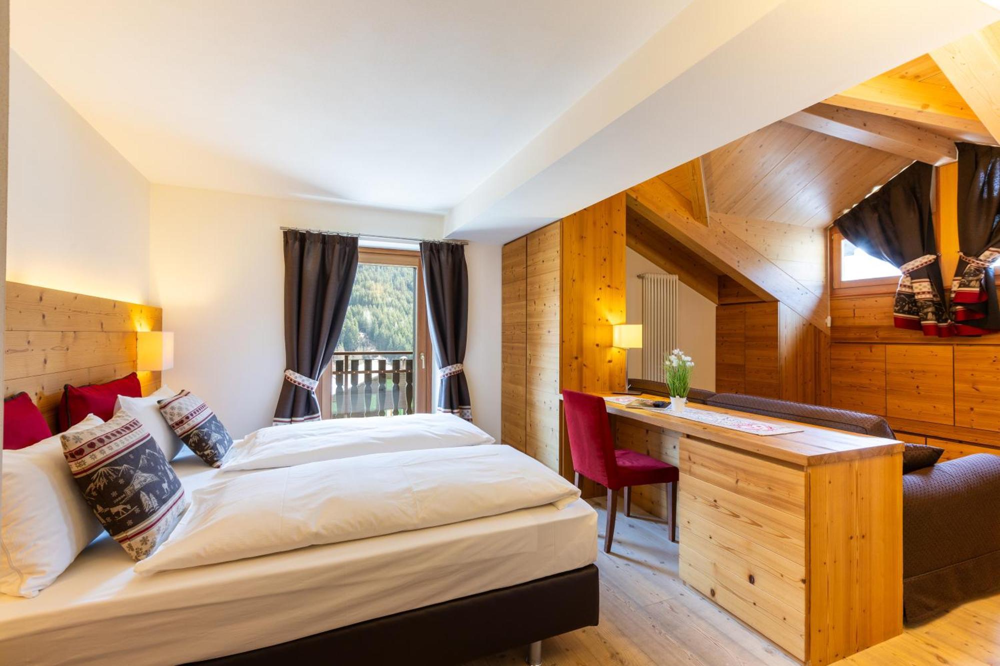 Hotel Cardo Isolaccia Dış mekan fotoğraf