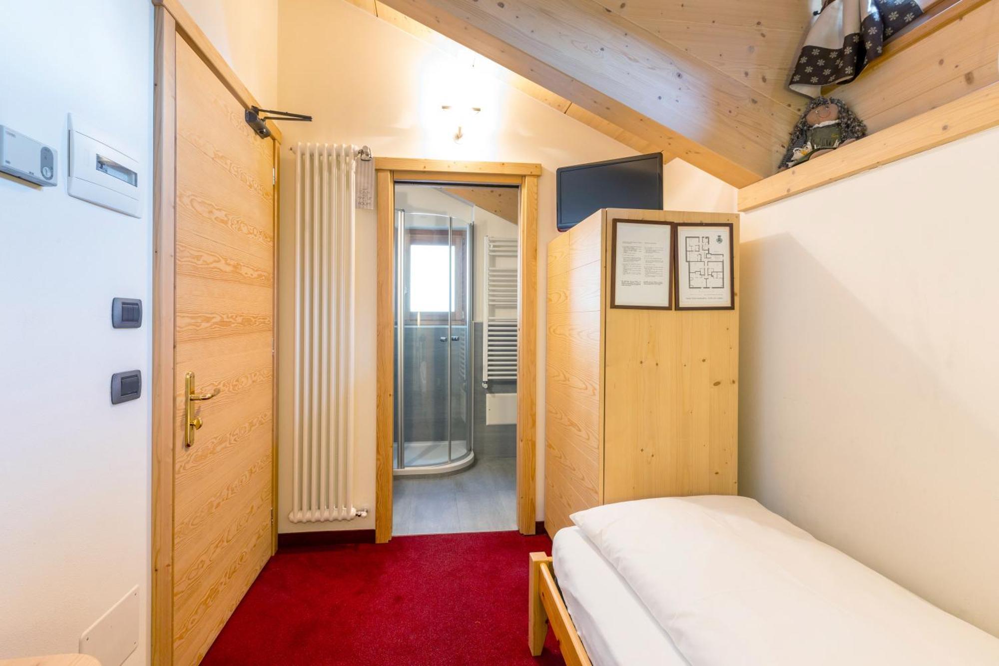 Hotel Cardo Isolaccia Dış mekan fotoğraf
