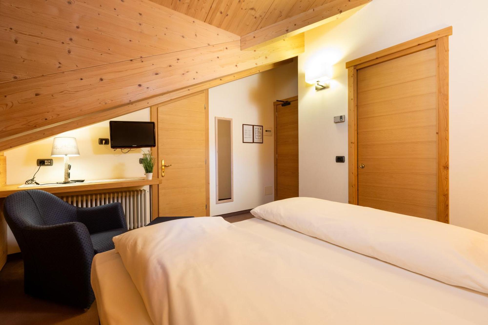 Hotel Cardo Isolaccia Dış mekan fotoğraf