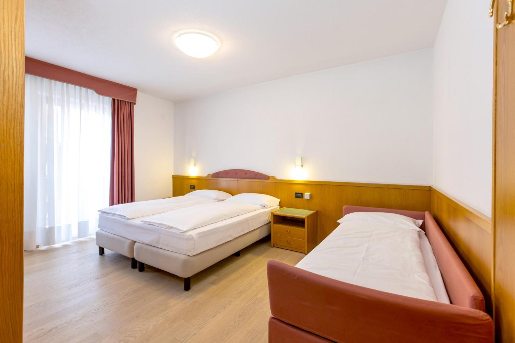 Hotel Cardo Isolaccia Dış mekan fotoğraf