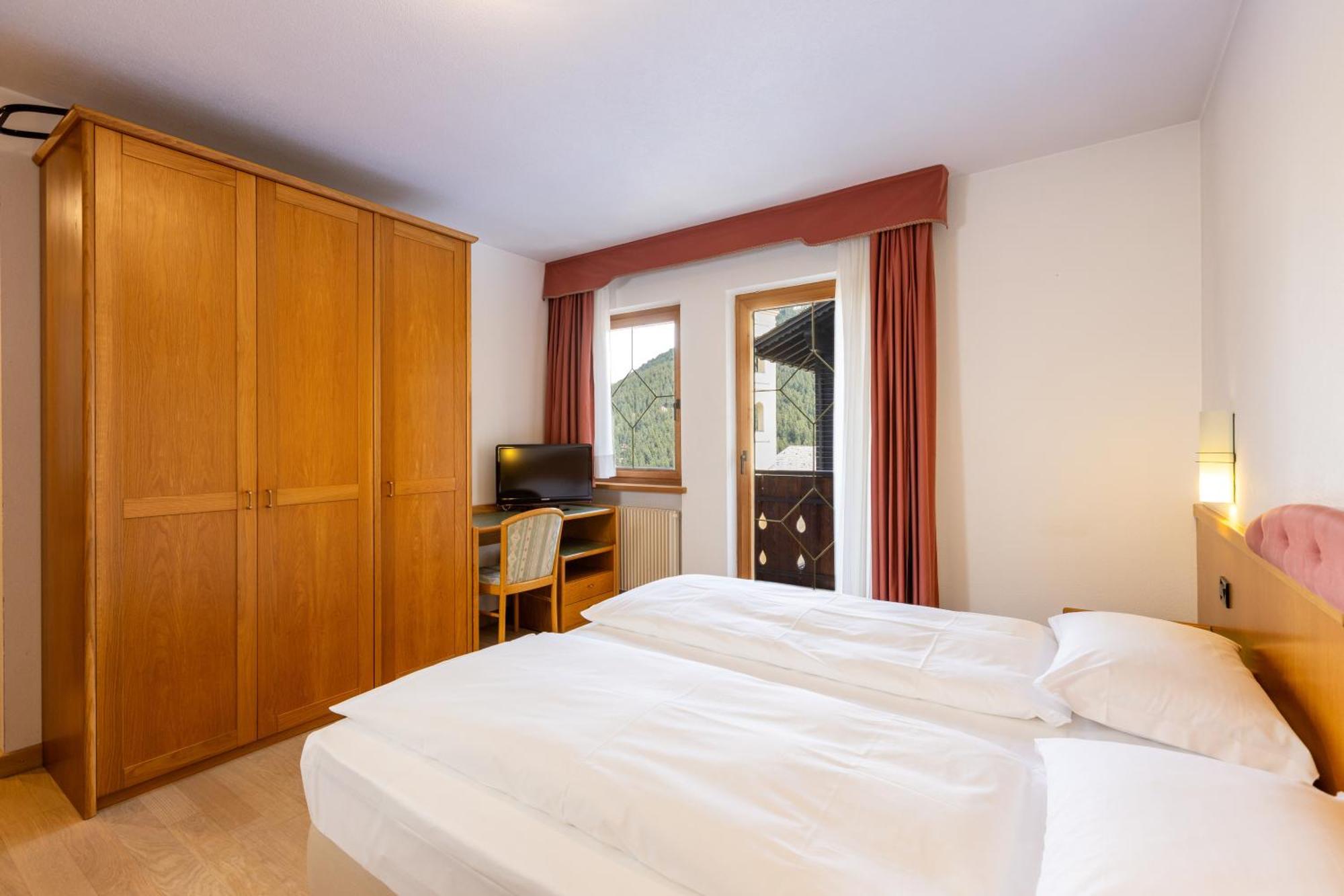 Hotel Cardo Isolaccia Dış mekan fotoğraf