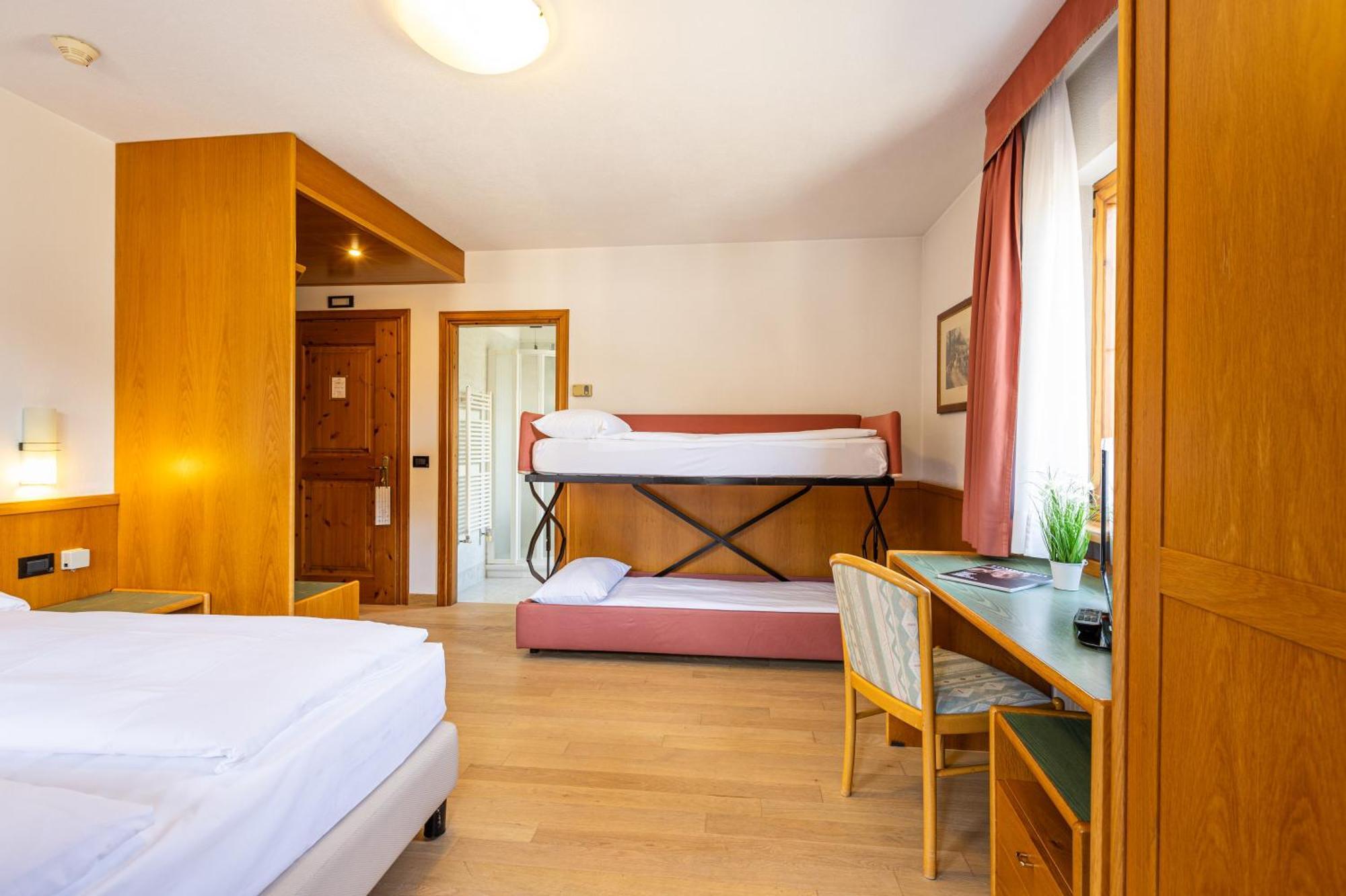 Hotel Cardo Isolaccia Dış mekan fotoğraf