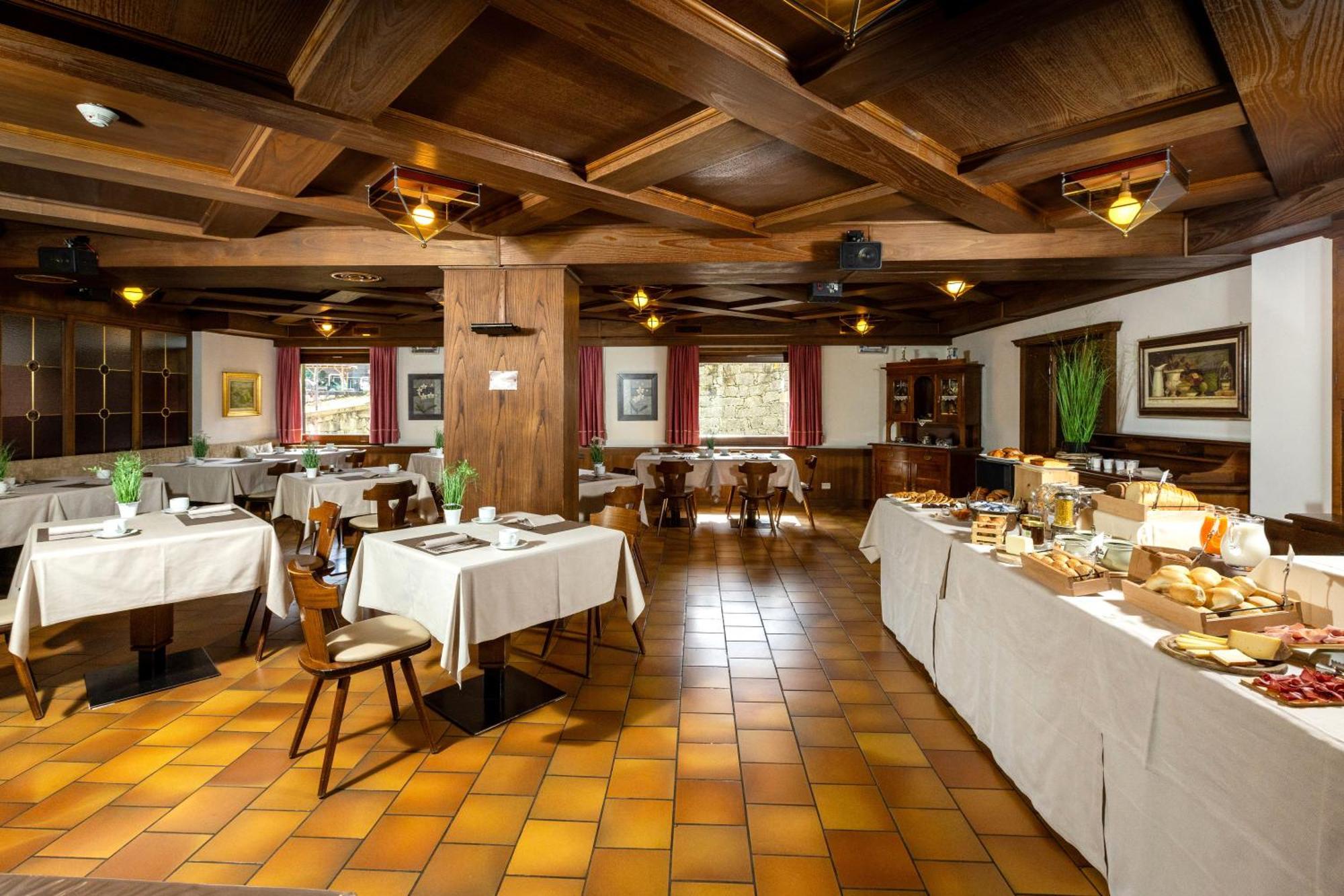 Hotel Cardo Isolaccia Dış mekan fotoğraf