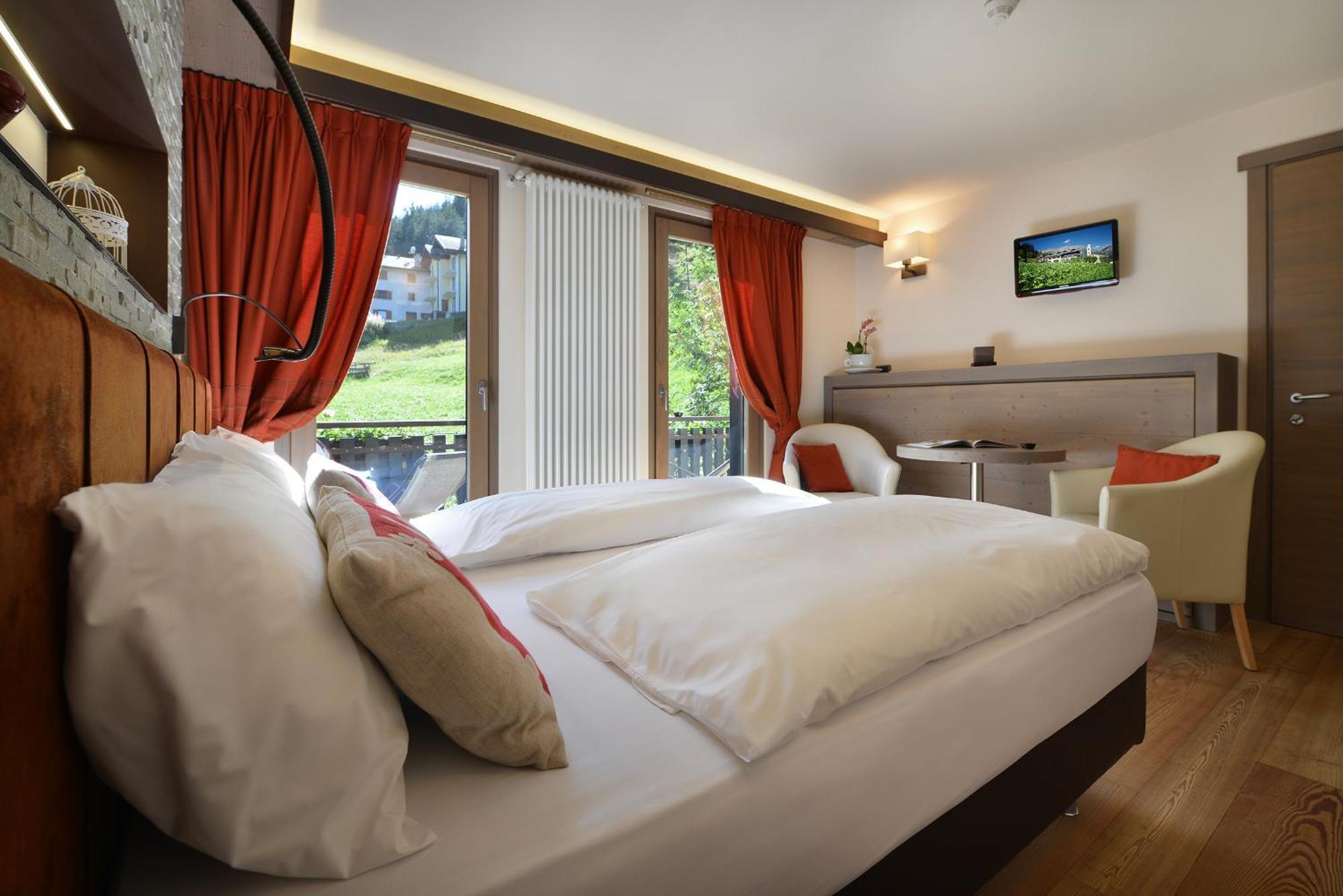 Hotel Cardo Isolaccia Dış mekan fotoğraf