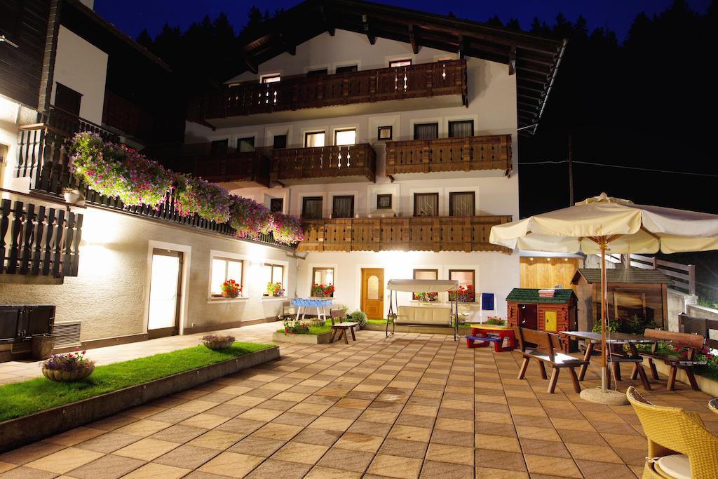 Hotel Cardo Isolaccia Dış mekan fotoğraf
